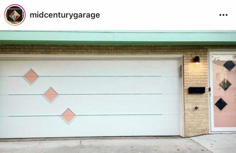 Retro Garage Door, Mcm Garage Doors, Mid Century Modern Garage Door, Mid Century Garage Door, Atomic Ranch Exterior, 50s Bedroom, Mid Century Garage, Mcm Room, Mid Century Doors