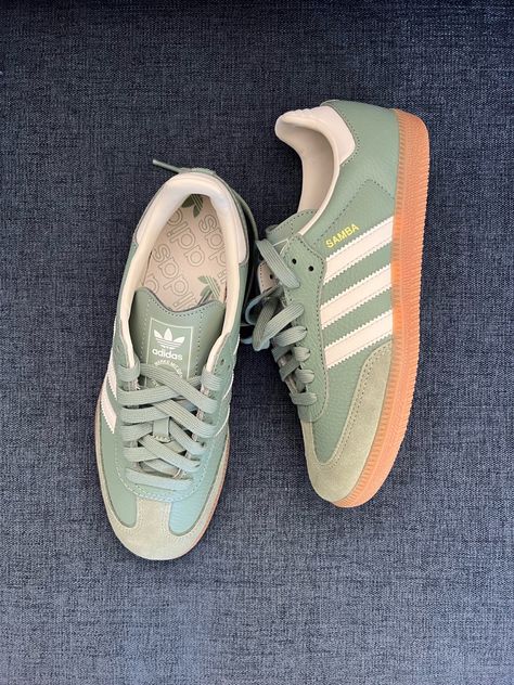 Adidas sambas, women’s Adidas, green fall sneakers Green Vintage Shoes, Green Shoes For Women, Adidas Green Sneakers, Samba Adidas Green, Adidas Green Shoes, Cool Sneakers Aesthetic, Green Sambas Adidas, Green Shoes Aesthetic, Addidas Shoes Samba