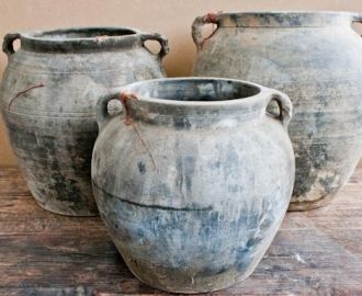 Old rustic pots in country style, with round belly and 2, 4 or no ears. The matte grey pots can all differ in size and color. All pots can be made into original and unique table lamps. We also have a large selection of complementing handmade lamps shades in stock, in various shapes, sizes and Colors at The Silk Road Collection #pottery #ceramics #rusticstyle #landelijk #landelijkinterieur #rustikale #rustique #interiordecoration #decoration Wabi Sabi Inspiration, Handmade Clay Pots, Rustic Pots, Asian Vases, Short Vase, The Silk Road, Rustic Pottery, Life Paint, Vase Crafts