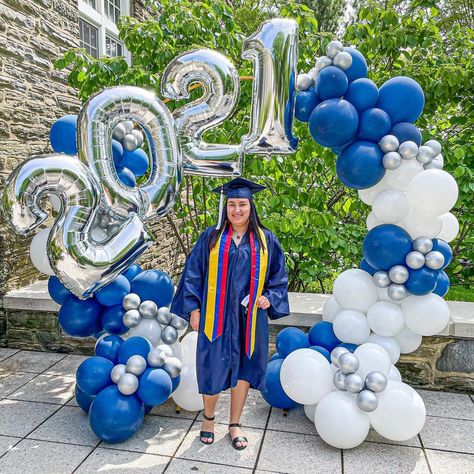 Charming Garlands on Instagram: “Penn State Abington’s graduation was POPPIN’! Your grad deserves some poppin’ decor too! Reserve your date NOW while we still have some…” Graduation Party Ideas Balloon Arch, Graduate Balloon Decorations, Circle Graduation Backdrop, Senior Backdrop Ideas, 2024 Graduation Decorations, High School Graduation Balloon Garland, Grad Party Decorations 2024, Blue And Silver Graduation Decorations, Graduation Ballon Decoration Ideas