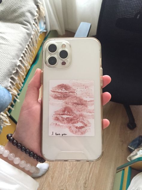 What To Put On The Back Of Your Phone Case, Customised Phone Case Ideas, Doodles For Phone Case, Custom Coque Telephone, Transparent Phone Case Ideas, Phone Case Diy Paint, Easy Love Drawings, Customised Phone Case, Bf Gifts