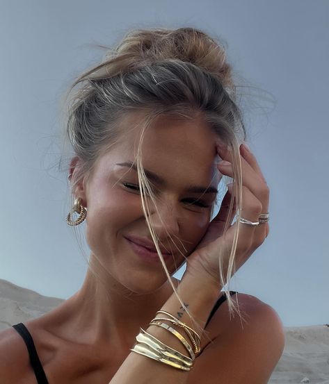 Meeeewhh summertimes | Instagram Ušný Piercing, Blonde Hair Inspiration, Jewelry Lookbook, Dream Hair, Summer Aesthetic, Cute Jewelry, Hair Looks, Hair Goals, Cute Hairstyles