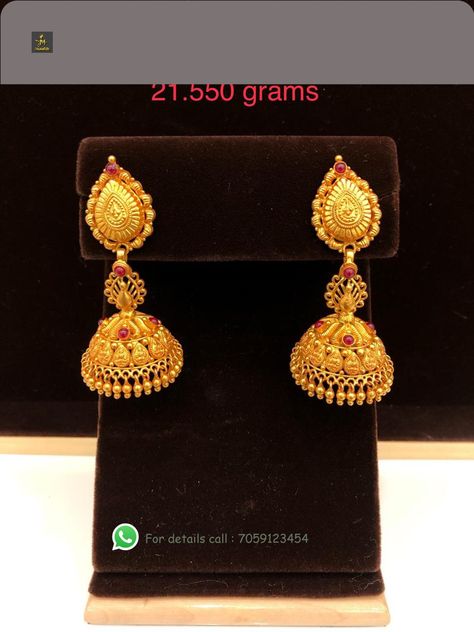 Gold Jhumka Earrings, Gold Bangles For Women, Gold Jewelry Stores, Gold Bride Jewelry, Gold Rings Fashion, Gold Earrings Designs, Jhumka Earrings, Lovely Earrings, Bride Jewellery