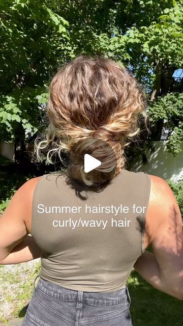 Wedding Curly Bun Hairstyles, Updo For Curly Hair Easy, Diy Updo For Curly Hair, How To Do A Ponytail With Curly Hair, Hair Buns For Curly Hair, Elegant Low Bun Curly Hair, Curly Updos For Medium Hair Tutorial, Curly Hair Low Updo, Easy Bun Curly Hair