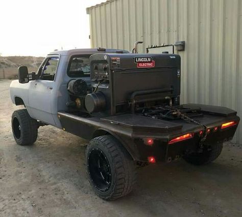 Obs Ford Welding Rig, Custom Welding Beds, Pipeline Welding Rigs, Welding Rig Trucks, Flatbed Truck Ideas, Welding Truck Bedding, Pipeline Welding, Flatbed Truck Beds, Custom Flatbed