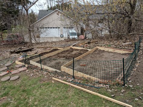 I've had a sloped vegetable garden for two years this spring I've converted it into tiered beds! So excited Vegetable Garden On A Hill, Sloped Vegetable Garden, Vegetable Garden On A Slope, Tier Garden Bed, Enclosed Garden Structures, Raised Garden Designs, Smart Gardening, Entry Steps, Vege Garden