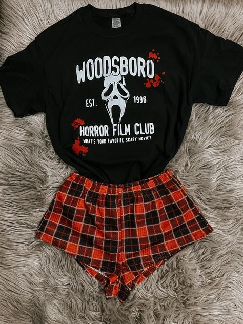 Scarie Movie, Ghostface Mask, Scream Outfits, Horror Movie T Shirts, Blood Splatter, Cute Pajama Sets, Cute Pajamas, Movie T Shirts, Cute Everyday Outfits