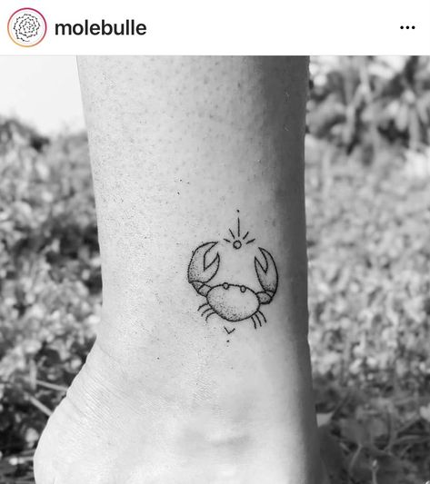 Crab And Moon Tattoo, Cute Crab Tattoo For Women, Cute Crab Tattoo, Crab Tattoo For Women, Small Tattoo Designs With Meaning, Cancerian Tattoo For Women, Cancerian Tattoo, Crab Tattoo, Geisha Tattoo