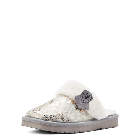 Silver slippers Silver Slippers, Preppy Shoes, Square Toe Shoes, Western Style Outfits, Cute Slippers, Slippers Cozy, Cowgirl Outfits, Casual Slippers, Shoe Fits