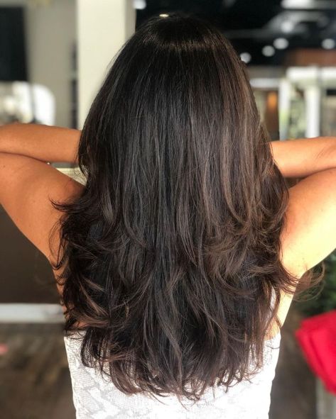 Long Piece-y Layered Haircut Shoulder Length Layered Hair, Layered Thick Hair, Mid Length Layered Haircuts, Layered Haircuts For Women, Layered Haircuts With Bangs, Haircuts For Long Hair With Layers, Long Length Hair, Layered Curly Hair, Haircuts For Medium Length Hair