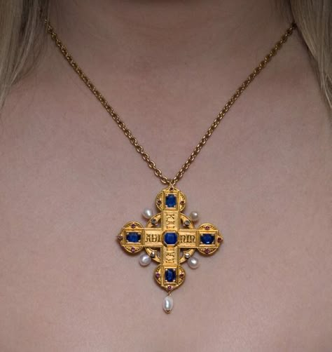 Medieval Jewelry Aesthetic, Medieval Style Jewelry With Historical Design, Medieval Engraved Cross Jewelry, Handmade Medieval Cross Jewelry, Medieval Cross Necklace, Medieval Pendant Collectible Jewelry, Medieval Necklace, Byzantine Gold, Byzantine Jewelry