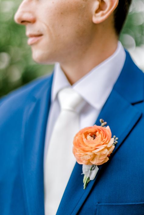 blue tux groom and groomsmen orange boutonniere Blue Tux Groom, Orange Boutonniere, Boutonniere Ideas, Blue Linen Suit, Blue Groomsmen, Navy Groom, Blue Tux, New York Bride, Orange Bridesmaid