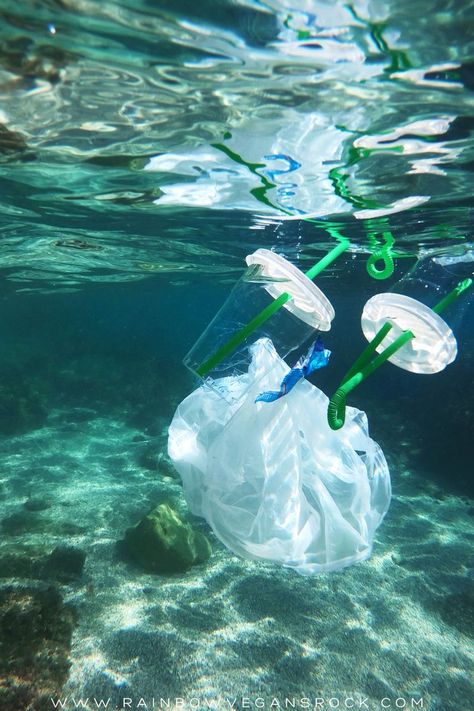 Plastic in the sea Sea Plastic Pollution, Ocean Pullotion, Plastic Pollution In Ocean, Save The Ocean Aesthetic, Plastic Waste Photography, Sea Pollution Art, Plastic Pollution Photography, Pollution Aesthetic, Plastic In Ocean