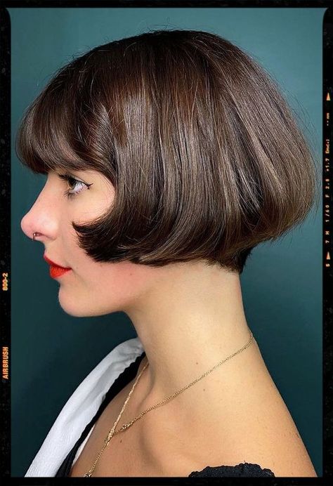 1920s Bob Hairstyles, Flapper Bob Haircut, Mod Bob Haircut, Microbob Haircuts, Parisian Bob With Bangs, 1920s Bob Haircut, Parisian Short Hair, Pageboy Haircut Women, Very Short Bob With Bangs