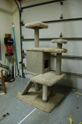 How to Make an Homemade Large Cat Tree for Cheap - Instructables Homemade Cat House, Cat Trees Homemade, Custom Cat Trees, Diy Cat Scratcher, Cat Tree Plans, Large Cat Tree, Tree House Plans, Cat Tree House, Diy Cat Tree