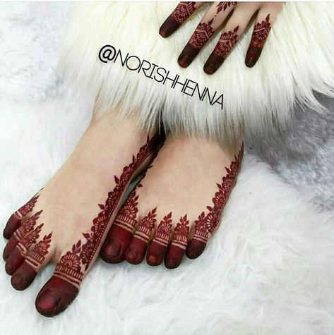 Mehandi Foot Designs, Foot Finger Mehndi Designs, Mehandi Design For Legs Simple, Mehendi Designs For Foot, Foot Mehandi Designs, Latest Finger Mehndi Designs, Finger Mehndi Design, Feet Henna, Foot Mehndi