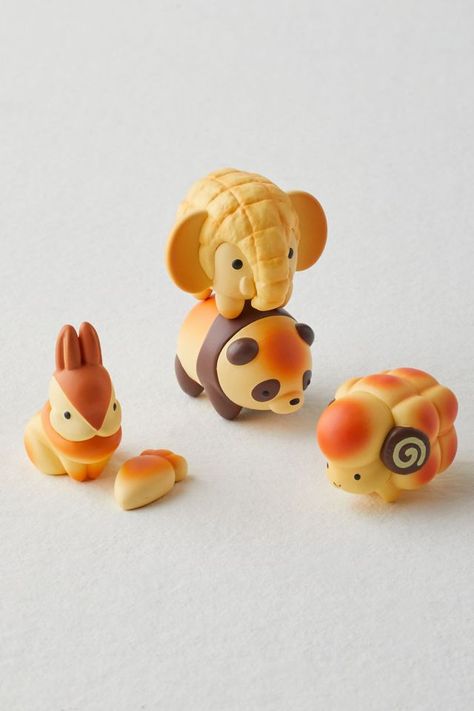 Animal Bakery Blind Box Figure Small Clay Animals, Cute Little Clay Things, Little Clay Figures, Faux Bread, Cute Trinkets, Box Aesthetic, Clay Creatures, Clay Cute, Animal Clock