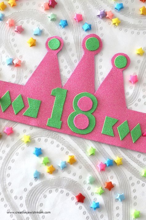 DIY-birthday-crown Diy Birthday Crown, A4 Sticker, Birthday Crowns, Toilet Paper Tube, Polka Dots Fashion, Birthday Crown, Glue Crafts, Foam Crafts, T Shirt Yarn