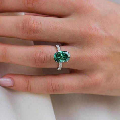 Luxury Oval Emerald Promise Ring, Luxury Oval Emerald Ring, Minimalist Style, Luxury Minimalist Oval Emerald Ring, Green Emerald Oval Engagement Ring, Emerald Green Wedding Ring Oval, Oval Cut Ring Green, Long Oval Shaped Green Ring, Luxury Green Oval Engraved Ring, Emerald Ring Oval