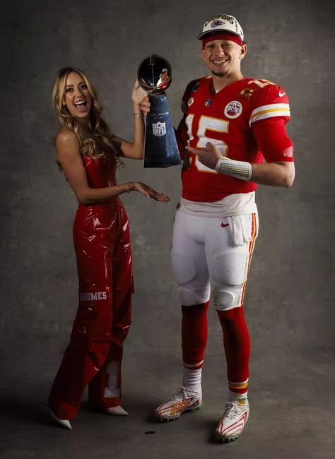 Brittany Mahomes Celebrates Husband Patrick's 2024 Super Bowl Win Kansas City Chiefs Game Day Outfit, Detachable Wedding Skirt, Kc Cheifs, Kansas City Nfl, Pat Mahomes, Brittany Mahomes, Chiefs Wallpaper, Kc Chiefs Football, Kc Football