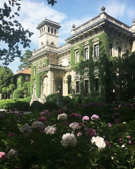 Cernobbio Italy, بيوت ملكية, Wedding House, Old Mansion, Castle Aesthetic, Perfect View, Italian Countryside, Countryside House, French Countryside