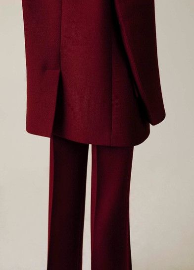 Photo Minimal Stil, Fashion Gone Rouge, Ciel Phantomhive, Phoebe Philo, Red Aesthetic, Clothing Labels, Fall 2016, Minimal Fashion, Winter Collection