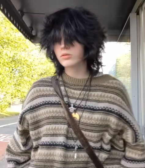 Long Ftm Haircuts, Did Faceclaims, Fluffy Hair With Layers, Grunge Haircut Ideas, Fluffy Grunge Hair, 2020 Alt Hair, Trans Masc Haircut Long, Transmasc Curly Hair, Scene Hair Men