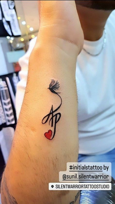 Tattoo Couple Goals, Ap Tattoo, Pm Tattoo, Husband Name Tattoos, Couple Name Tattoos, Initials Tattoo, Gold Bracelet Design, Man Gold Bracelet Design, Husband Tattoo