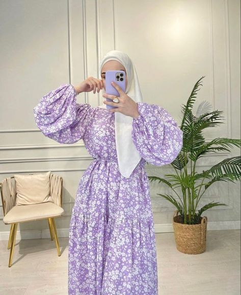 Purple Hijab Outfit, Purple Hijab, Muslimah Fashion Casual, Islamic Fashion Dresses, Hijab Fashion Summer, Stile Hijab, Trend Outfit, Muslim Outfits Casual, Cute Modest Outfits