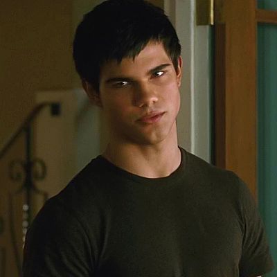 Jake Twilight, Taylor Lautner Twilight, Twilight Jacob Wolf, Jacob With Long Hair Twilight, Jacob Twilight, Jacob In Twilight, Jacob From Twilight, Taylor Jacobs, Jacob Black Memes