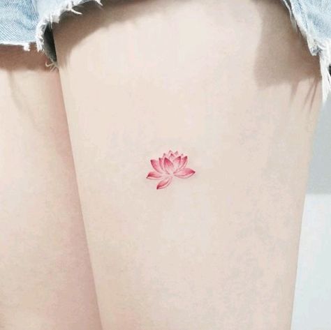 Miniature Tattoos, Wildflowers Tattoo, Lotusblume Tattoo, Tiny Tattoos For Women, Flower Thigh Tattoos, Small Girl Tattoos, Inspiration Tattoos, Disney Tattoo, Delicate Tattoo