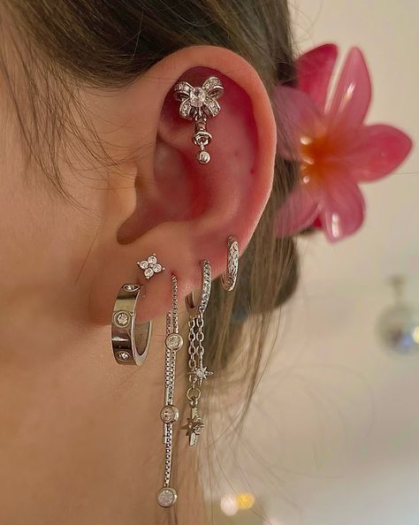 THE LITTLE BELL STUD… omg🥹 our fav girl in all her binky belle earrings!!!🦋 Chunky Earring Stack, Flat Piercing, Earring Stack, Street Girl, Chunky Earrings, Girls Earrings, Timeless Pieces, Piercings