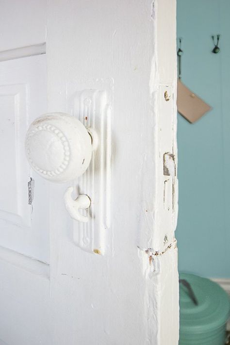 We recently updated the door hardware and even some of the doors in our home and it’s made an amazing difference. This project gave me the chance to save a few old doors, too. They turned out so good Courtenay asked me to share a few tips on how to restore old doors.Here’s how you can easily restore old doors and make them functional again by repairing damaged areas and adding modern hardware. As you can see, the area on the end near the latch looked pretty rough and the mortise-styl… Ikea Area Rugs, Easy Throw Pillows, Petworth House, Old Door Knobs, Summertime Decor, Diy Concrete Planters, Old Wooden Doors, Crate Shelves, Modern Hardware