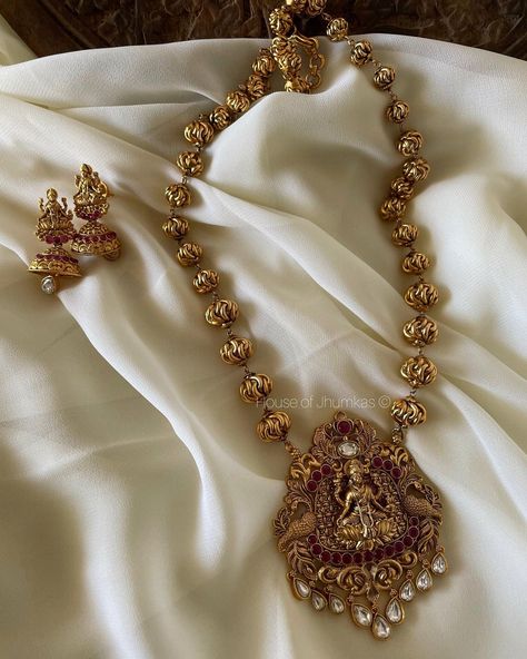 Trendy Gold Jewelry, Pretty Gold Necklaces, Wedding Jewelry Sets Bridal Jewellery, Temple Jewelry Necklace, Gold Jewels Design, Neck Pieces Jewelry, Antique Necklaces Design, New Gold Jewellery Designs, Indian Bridal Jewelry Sets