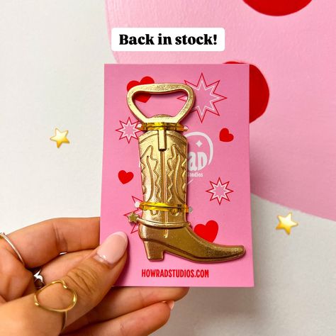 Guess who’s back in stock 💅🏻⭐️🤠 Save those nails girls, this keychain doubles as a bottle opener and can opener! Boot Bottle Opener, Funky Quote, Metal Cowboy, Bottle Opener Keychain, Gift Bundles, Cowboy Boot, Gold Accessories, Guess Who, Fathers Day Cards