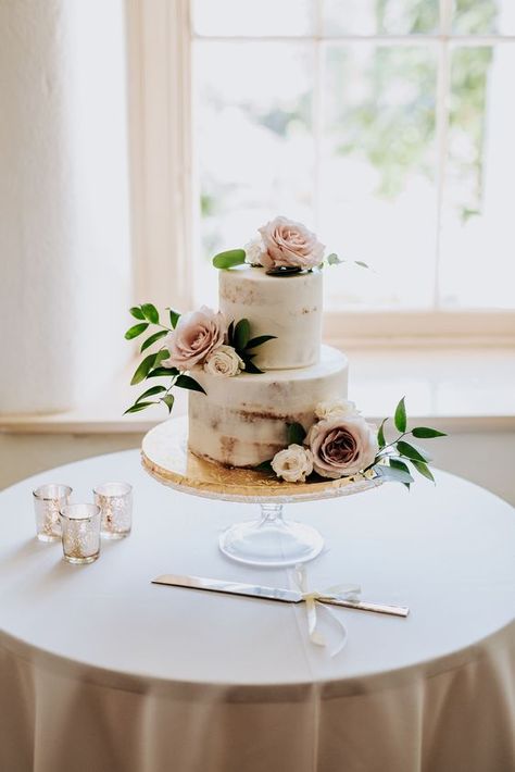 Bride Cake Table Ideas, Small Cake Table Decor Birthday, Small Cake Table Decor, Wedding Cake Table Decorations Simple, Simple Cake Table Wedding, Cake Table Wedding Simple, Simple Wedding Cake And Cupcakes, Simple Wedding Cake Table Ideas