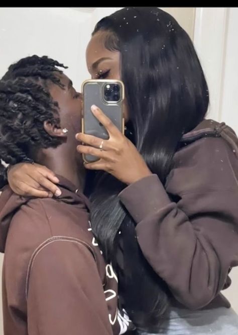 #chillcouple #blackcouple #relationshipgoals #moodwithbae #mirrorpicturewithbae Recreate Photos Couple Black, Black Boyfriend Pictures, Relationship Black Aesthetic, Blurry Black Couple Aesthetic, Black Cute Couple Pics, Cute Couple Pics Black People, Cute Black Couple Aesthetic, Cute Black Couple Photos, Black Couple Goals