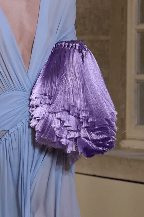 Celebrity Arms, Fashion Week Spring 2023, It Bag, New Accessories, Trending Handbag, Best Bags, 2023 Fashion, Spring 2023, Look Casual