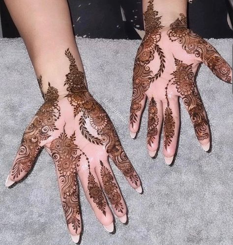 Inside Mehndi Designs, Mehndi Inside Hand, Henna Business, Henna Designs Wrist, Henna Ideas, Journal Therapy, Arabic Henna, Latest Simple Mehndi Designs, Latest Mehndi