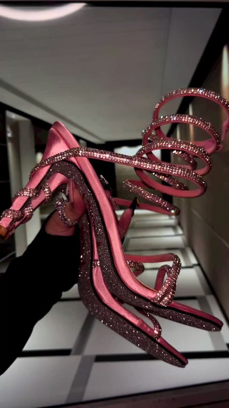 m ✨ on Twitter: "literal barbie heels https://t.co/i9BFyDWQGR" / Twitter Barbie Heels, Pink Glitter Heels, Diamond High Heels, Homecoming Shoes, Diamond Heels, Fancy Heels, Dresses For Prom, Glitter Rosa, Short Prom Dresses