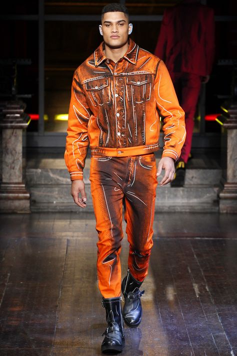 Rob Evans, Mens Runway, Pop Art Fashion, Moschino Men, 2016 Menswear, Fall Fashion 2016, Jeremy Scott, Fashion Fall, Mens Fashion Trends