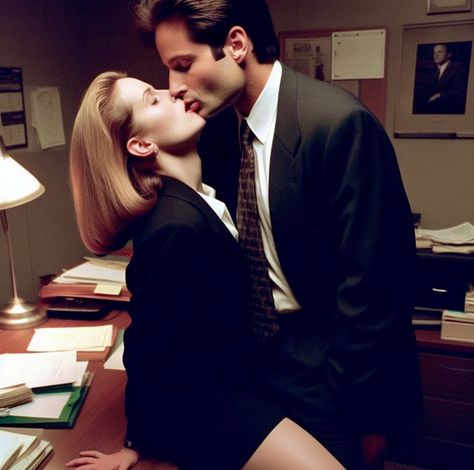 X Files Header, Gillian And David, Mulder And Scully Kiss, Mulder X Scully, Mulder And Scully Fanart, Dana Scully Hair, Carina Core, Gillian Anderson Young, X Files Aesthetic