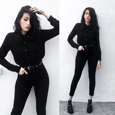 Edgy Work Outfits, Casual Goth, Alt Outfits, Rock Chic, Looks Black, All Black Outfit, Gothic Outfits, Goth Outfits, Alternative Outfits