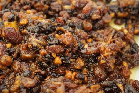 Homemade Christmas Mincemeat: easier than you think None Such Mincemeat Pie Recipe, How To Make Mincemeat, Mincemeat Pie Filling, Christmas Mincemeat, Mincemeat Recipes, Homemade Mince Pies, Mincemeat Pie, Minced Meat Recipe, Christmas Pie