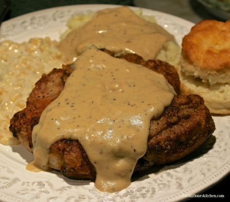 Country Fried Pork Chops, Southern Fried Pork Chops, Pork Chops And Gravy, Country Gravy, Country Fried, Fried Pork Chops, Homemade Gravy, Brown Gravy, Best Comfort Food