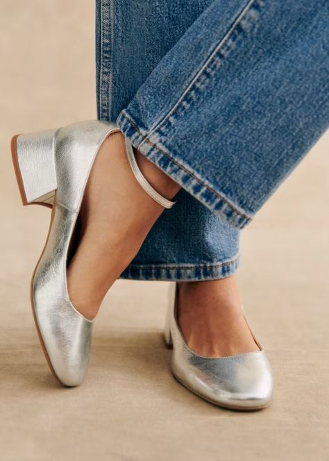 Mélanie Mary Janes - Silver - Goat vegetable tanned leather - Sézane Sezane Shoes, Lifestyle Dresses, Denim Suit, Hair Stylies, Polo Sweatshirt, Swimwear Dress, Light Summer, Best Bags, Small Leather Goods