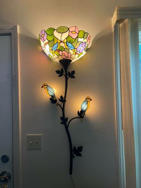 Finally I Have Something To Share,, My Beautiful Find At Abbie Ann’s In Akron Ohio,,i Am In Love Diy Stained Glass Lamp, Home Decor Ideas Vintage, Vintage Home Decor Ideas, Vintage Home Interior, Colorful Table Lamp, Glass Painting Patterns, Vintage Homes, Bangunan Minecraft, Tiffany Table Lamps