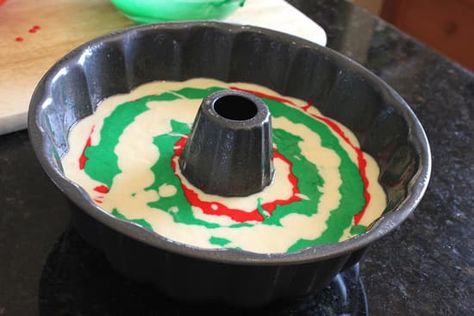 Rainbow Christmas Wreath Cake - BettyCrocker.com Wreath Bundt Cake, Christmas Wreath Cake, Fluffy White Frosting, Christmas Bundt Cake, Wreath Cake, Griswold Christmas, Rainbow Christmas, Pretty Rainbow, Cake Christmas