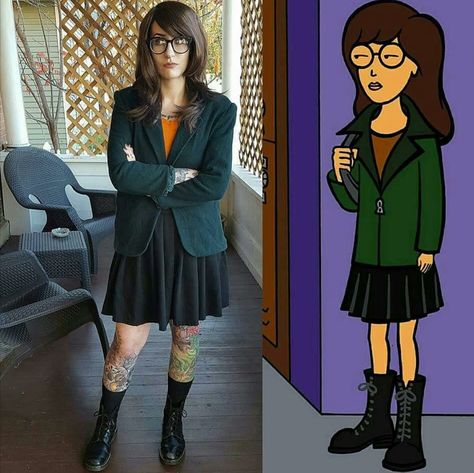 Daria cosplay Characters That Wear Black, Daria Costume Halloween, Daria Morgendorffer Costume, Daria Halloween Costume, Simple Costume Ideas Last Minute, 90s Character Costumes, Halloween Costumes With Glasses, Daria Outfit, Daria Costume