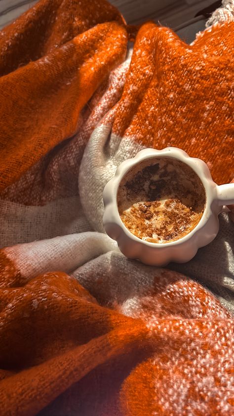 Pumpkin Spice Astethic, Apple Spice Aesthetic, Cozy Fall Coffee Aesthetic, Fall Health Aesthetic, Tea Photography Aesthetic, Fall Coffee Photoshoot, Autumn Orange Aesthetic, Pumpkin Coffee Aesthetic, Autumn Cafe Aesthetic